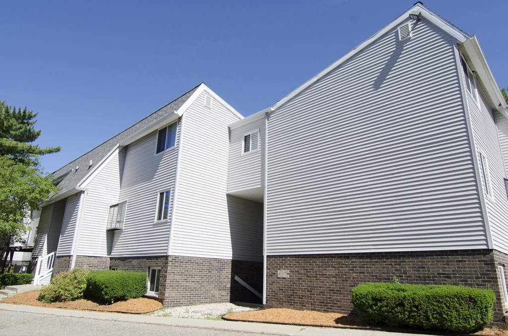 East Lansing Apartments near Michigan State University | Eastpoint Townlets