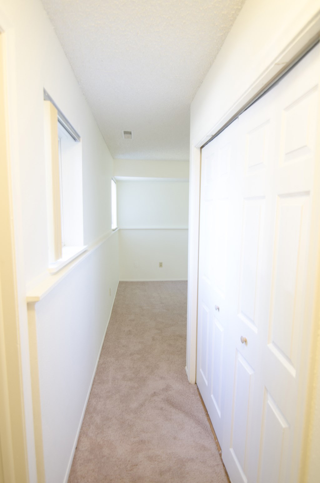 Spacious Living room in East Lansing Apartments near Michigan State University | Eastpoint Townlets