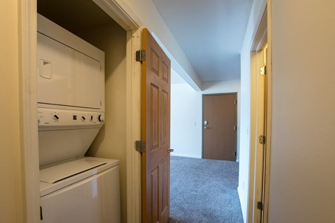 Spacious bedrooms in East Lansing Apartments near Michigan State University | Eden Roc