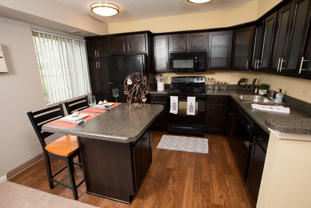 Spacious Kitchen in East Lansing Apartments near Michigan State University | Glenwood