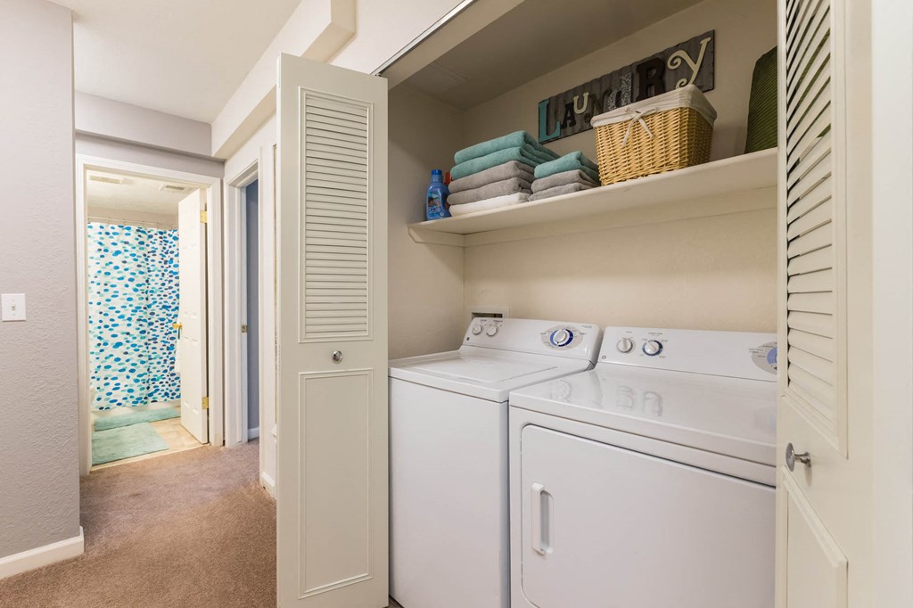 Apartments in East Lansing near Michigan State University | Glenwood