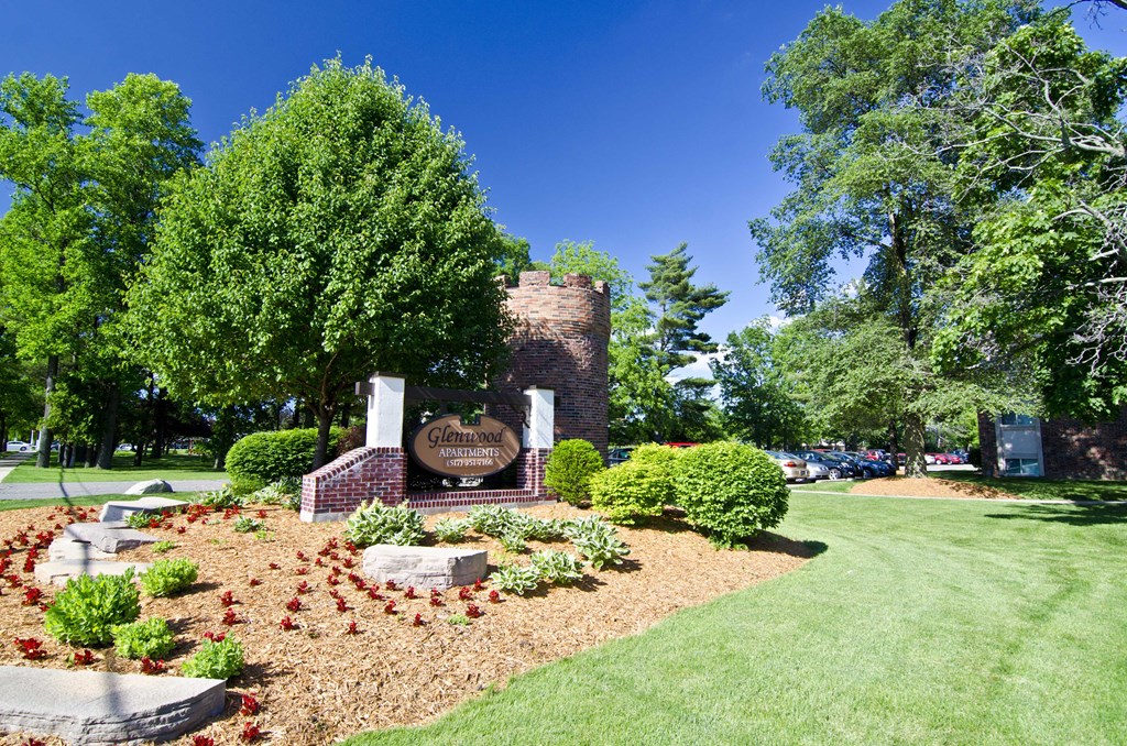 Apartments in East Lansing near Michigan State University | Glenwood