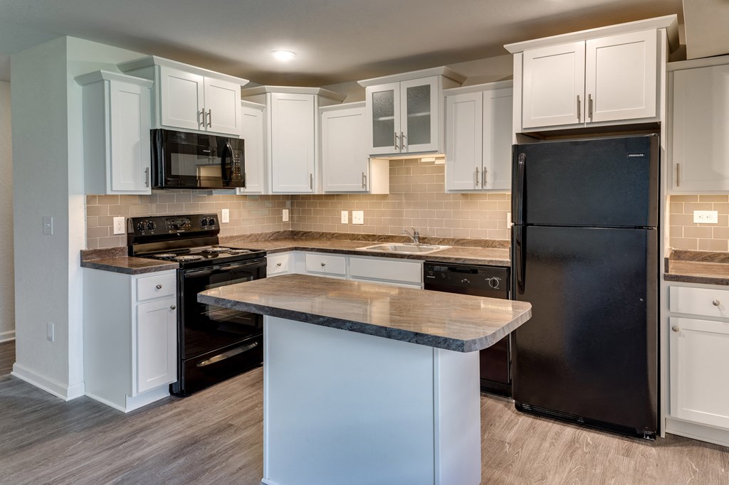 Spacious Kitchen in East Lansing Apartments near Michigan State University | Glenwood