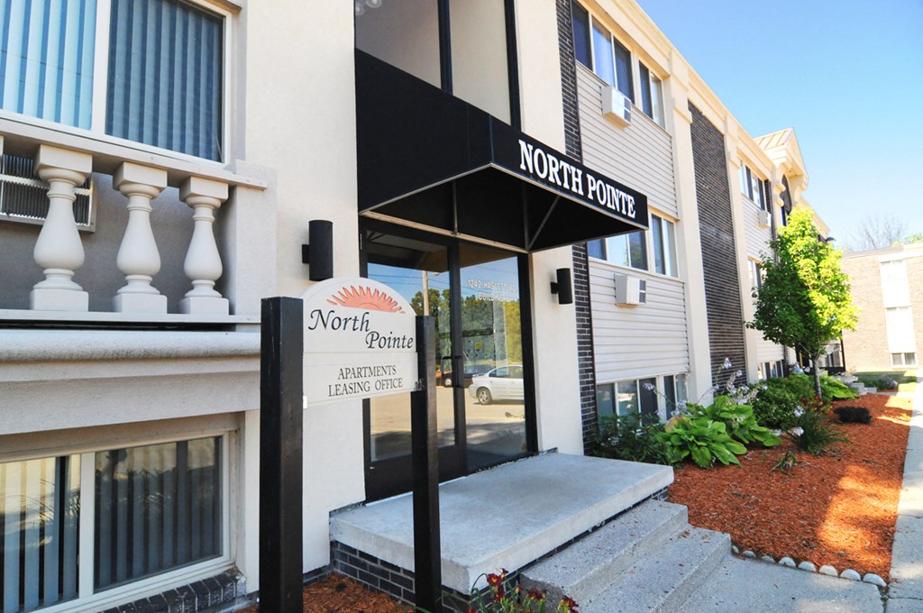 Exterior of North Pointe Apartments In East Lansing Michigan