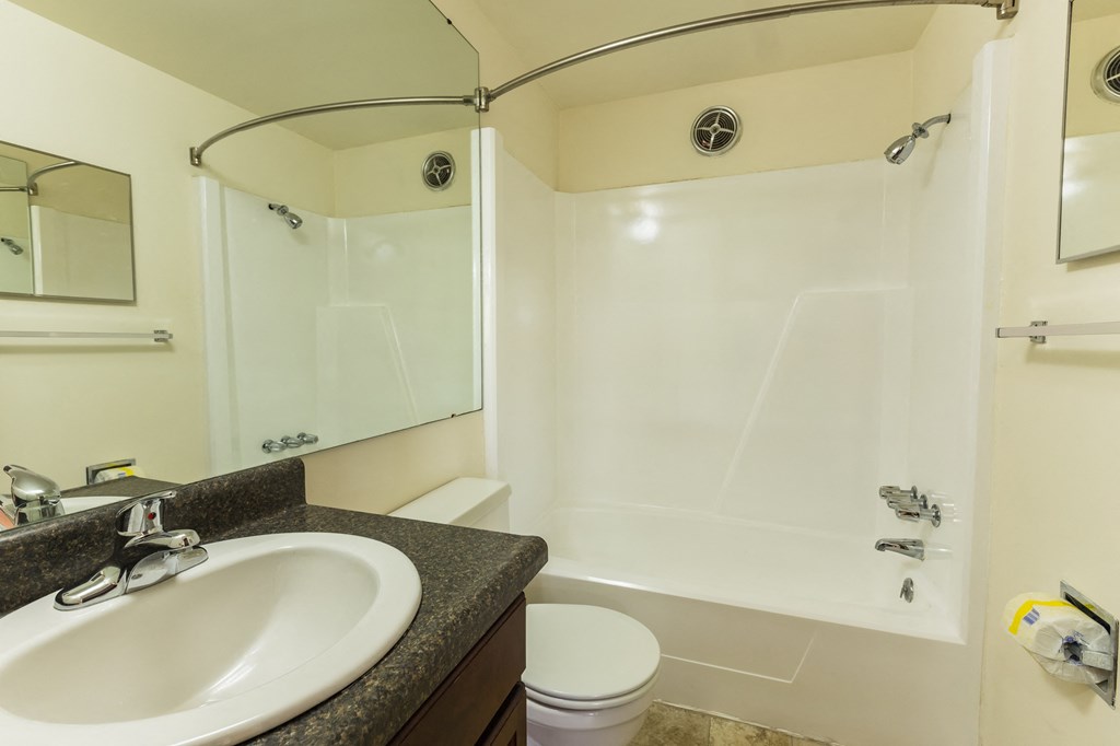 Townhomes near Michigan State University | Oakbrook Townhomes