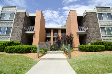 1250 & 1260 Oakridge Ave. 2 Beds Apartment for Rent