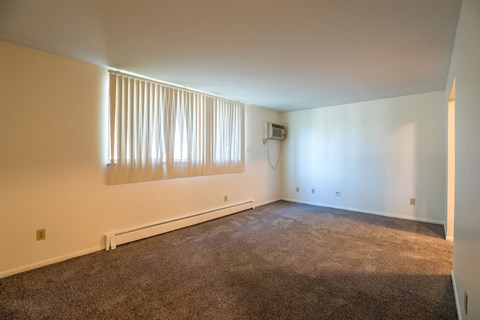 Spacious Living room in East Lansing Apartments near Michigan State University | Oakridge