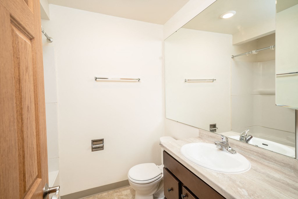 East Lansing Apartments Near Michigan State University | River Park Apartments