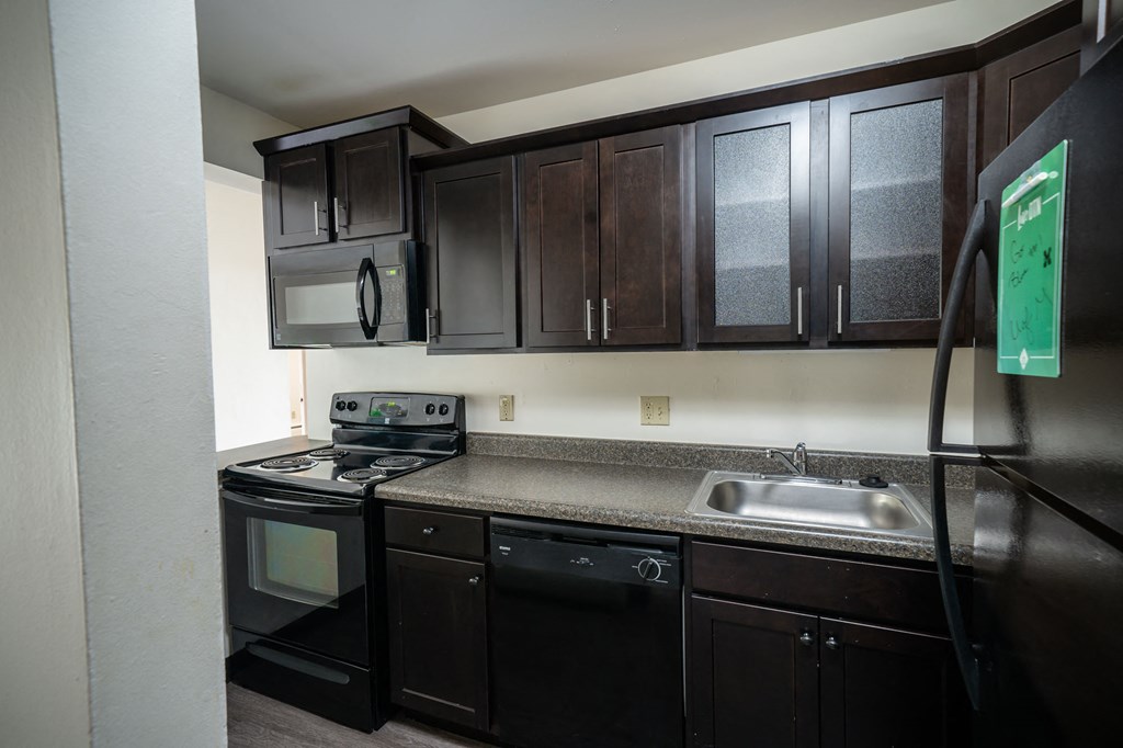 East Lansing Apartments Near Michigan State University | River Park Apartments