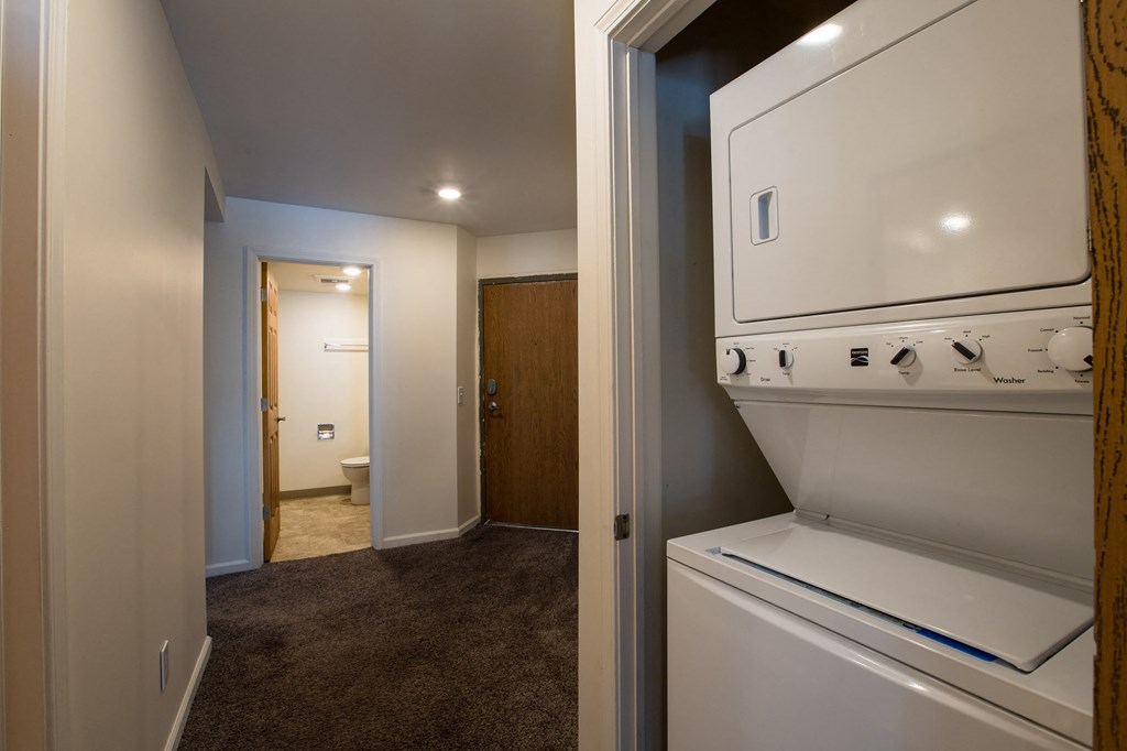 Spacious bedrooms in East Lansing Apartments near Michigan State University | River Park