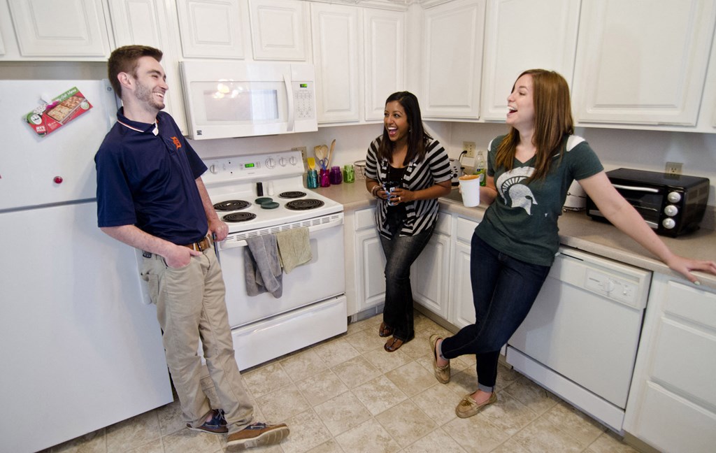 Spacious Kitchen in East Lansing Apartments near Michigan State University | Spartan Duplexes