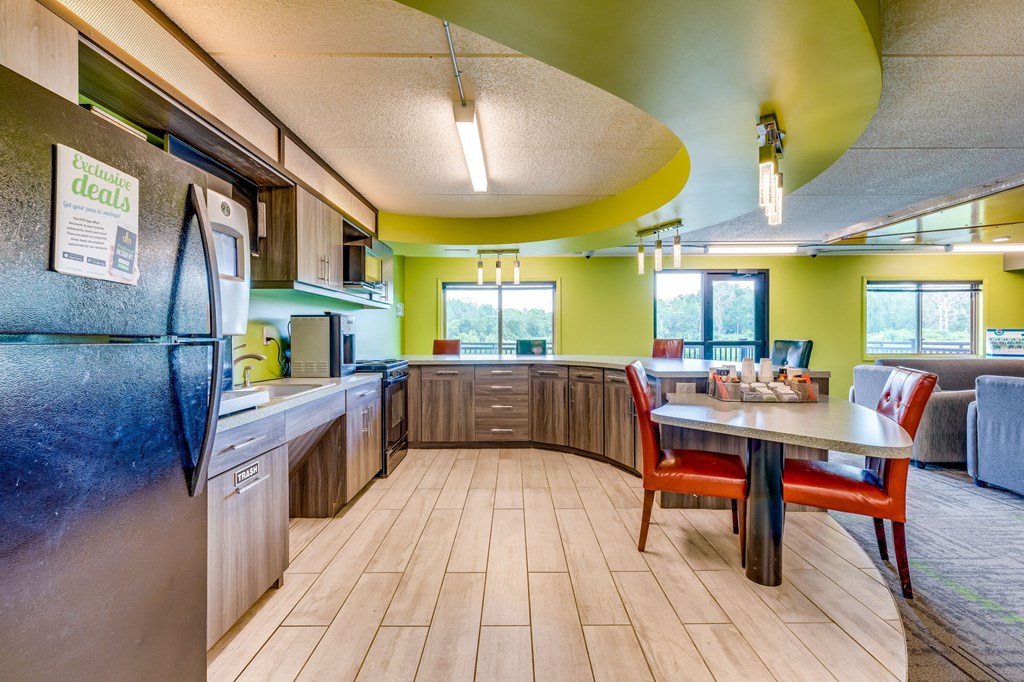 East Lansing Apartments near Michigan State University | The Oaks Apartments