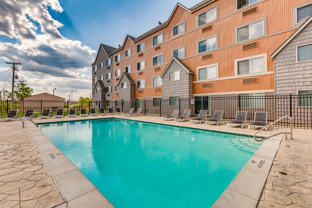 East Lansing Apartments near Michigan State University | The Oaks Apartments