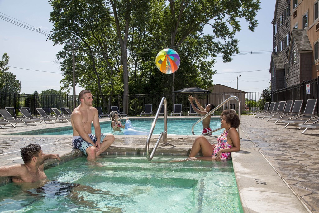 East Lansing Apartments near Michigan State University | The Oaks Apartments