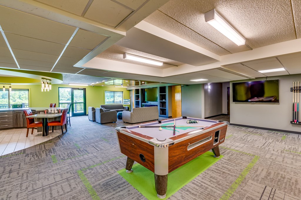 East Lansing Apartments near Michigan State University | The Oaks Apartments