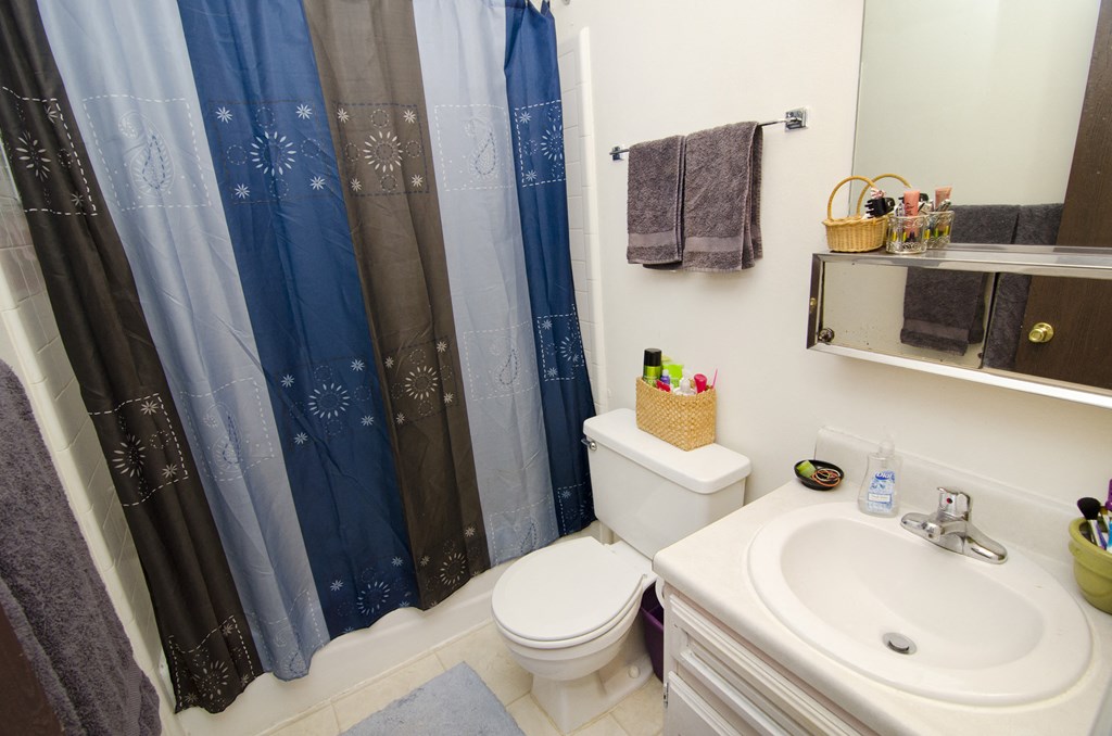 East Lansing Apartments Near Michigan State University | Valley Forge Apartments