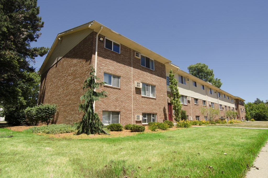 East Lansing Apartments Near Michigan State University | Valley Forge Apartments
