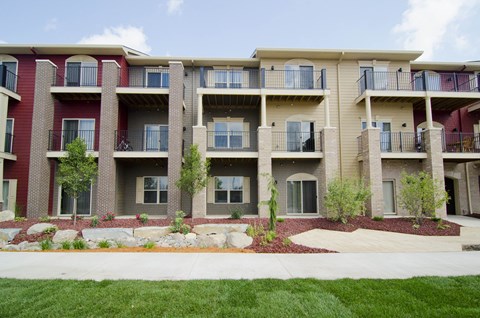 East Lansing Apartments near Michigan State University | Waterbury Place Apartments