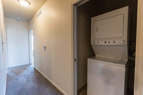 East Lansing Apartments near Michigan State University | Waterbury Place Apartments