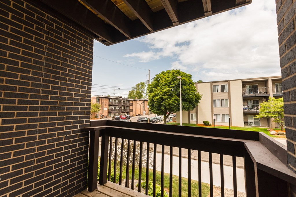 East Lansing Apartments near Michigan State University | Waters Edge Apartments