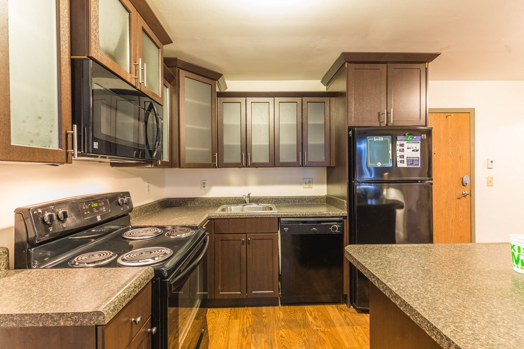 East Lansing Apartments near Michigan State University | Waters Edge Apartments