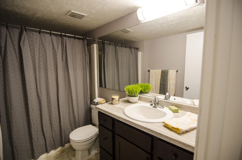 East Lansing Apartments near Michigan State University | Woodbrook Village Apartments