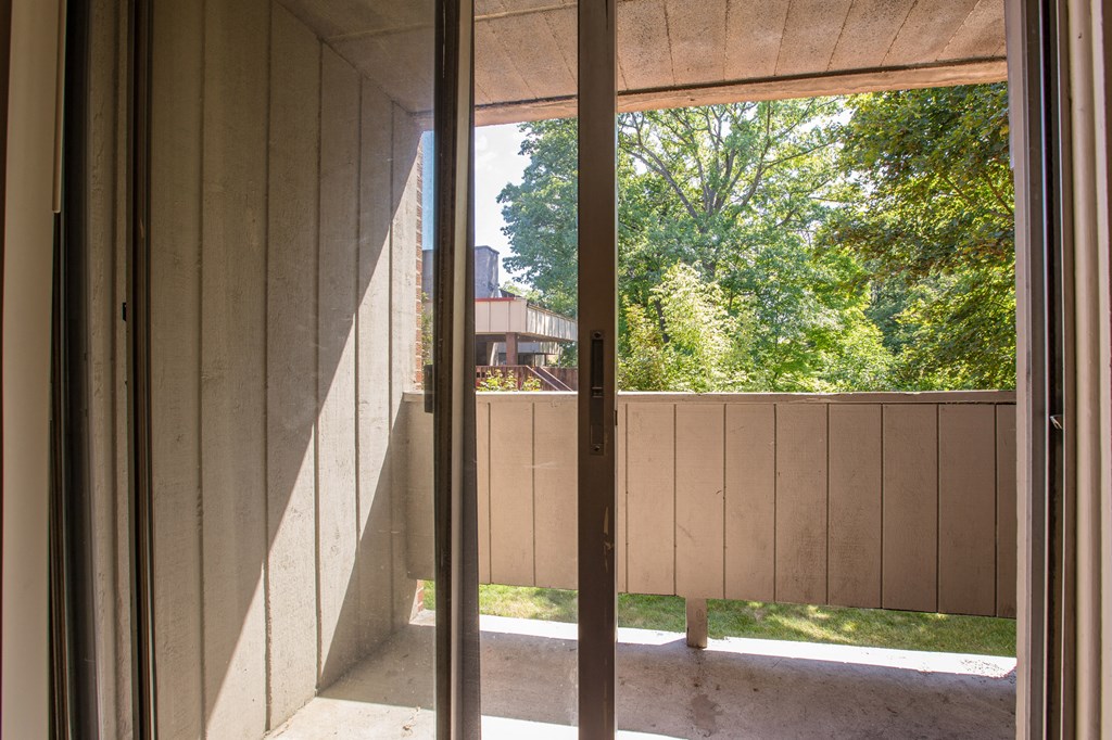 Spacious bedrooms in East Lansing Apartments near Michigan State University | Woodmere