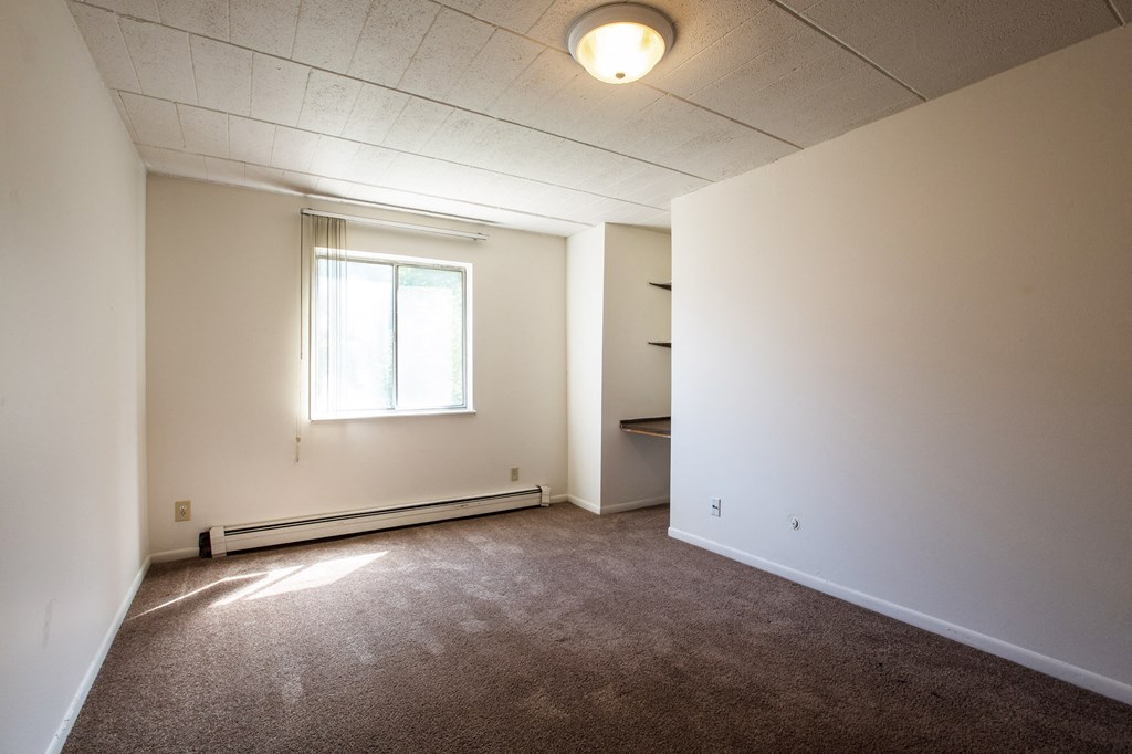 Spacious bedrooms in East Lansing Apartments near Michigan State University | Woodmere