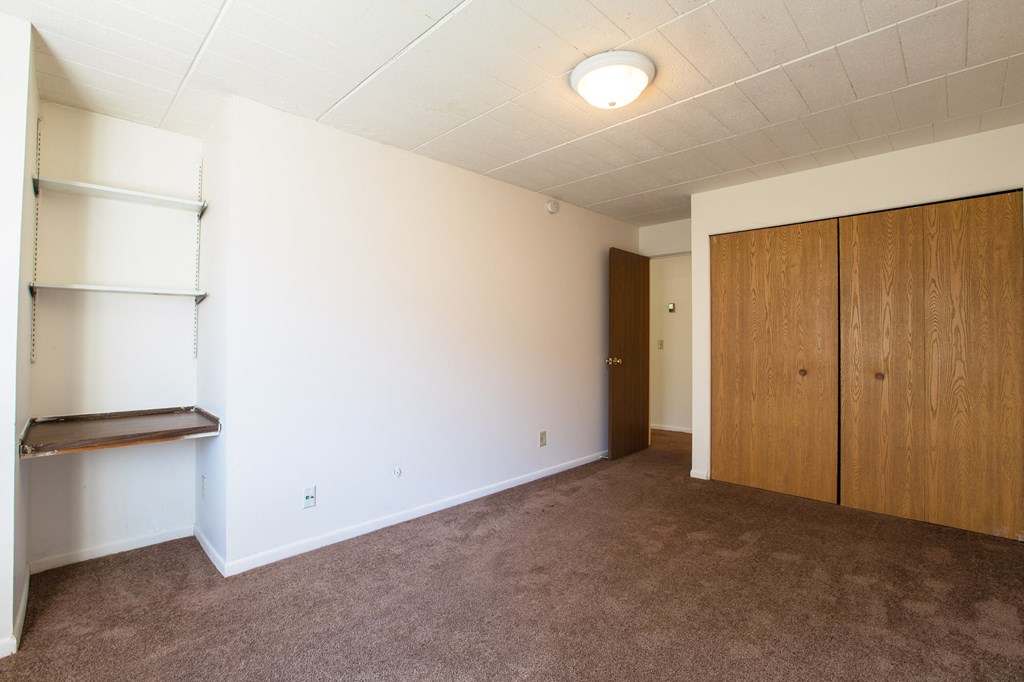 Spacious bedrooms in East Lansing Apartments near Michigan State University | Woodmere