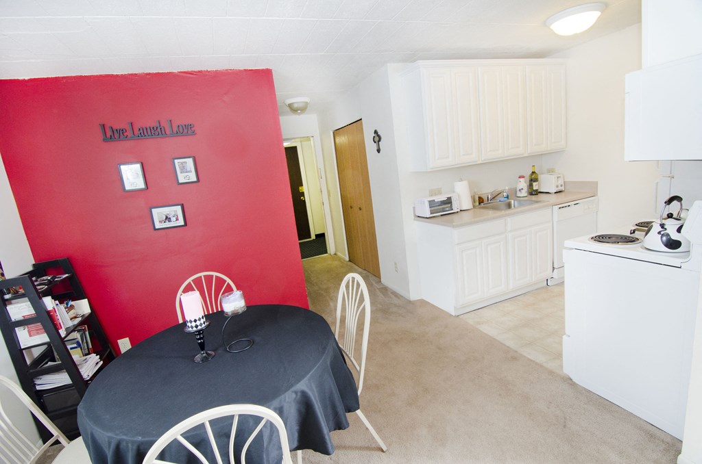 Spacious Kitchen and Living room in East Lansing Apartments near Michigan State University | Woodmere