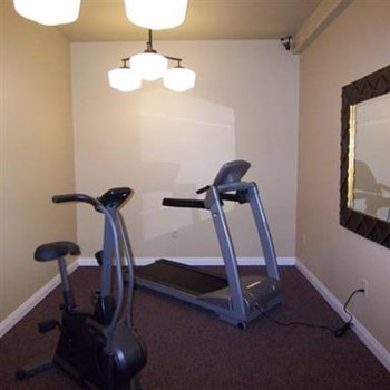 104 E 4th St 1-2 Beds Apartment, Affordable for Rent - Photo Gallery 2