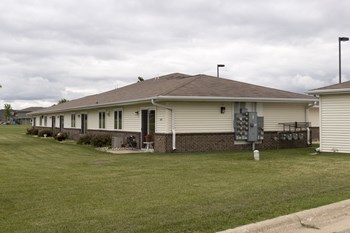 2300-2302 Sunner Ave 1-2 Beds Apartment, Affordable for Rent - Photo Gallery 2