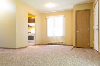 1302-1350 S Grand Plaza Dr. 1-2 Beds Apartment, Affordable for Rent - Photo Gallery 5