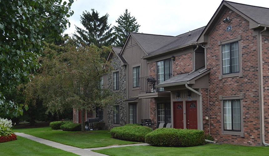 Premier Apartment Community at Pilgrim Village - Canton, MI, Canton