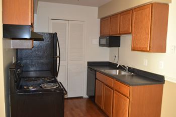 Modern Yet Classic Design at Pilgrim Village - Canton, MI, Canton, MI,48187