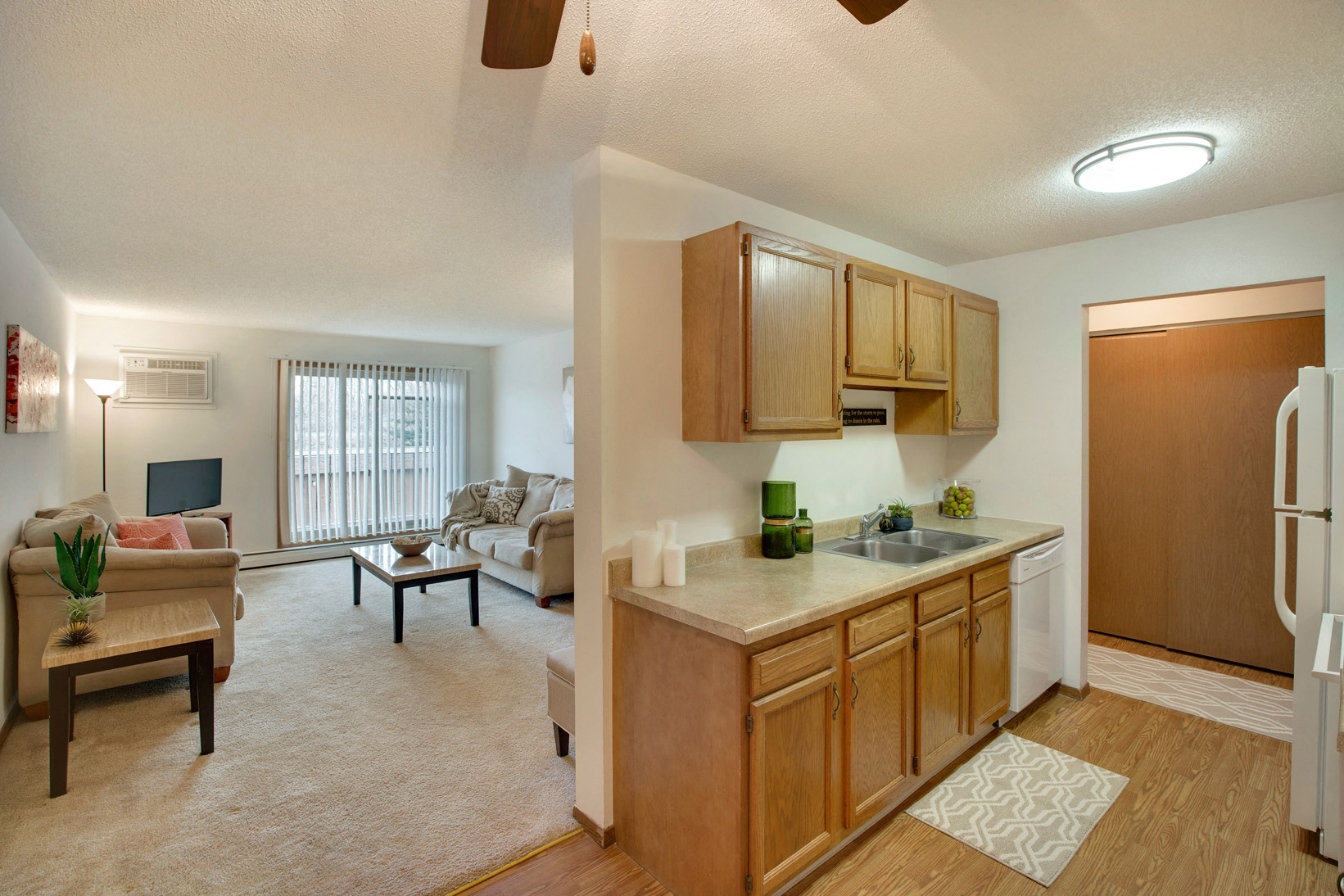 Silver Ridge Apartments in Maplewood, MN