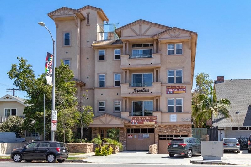 Avalon Apartments 1248 West Adams Blvd Los Angeles Ca Rentcafe
