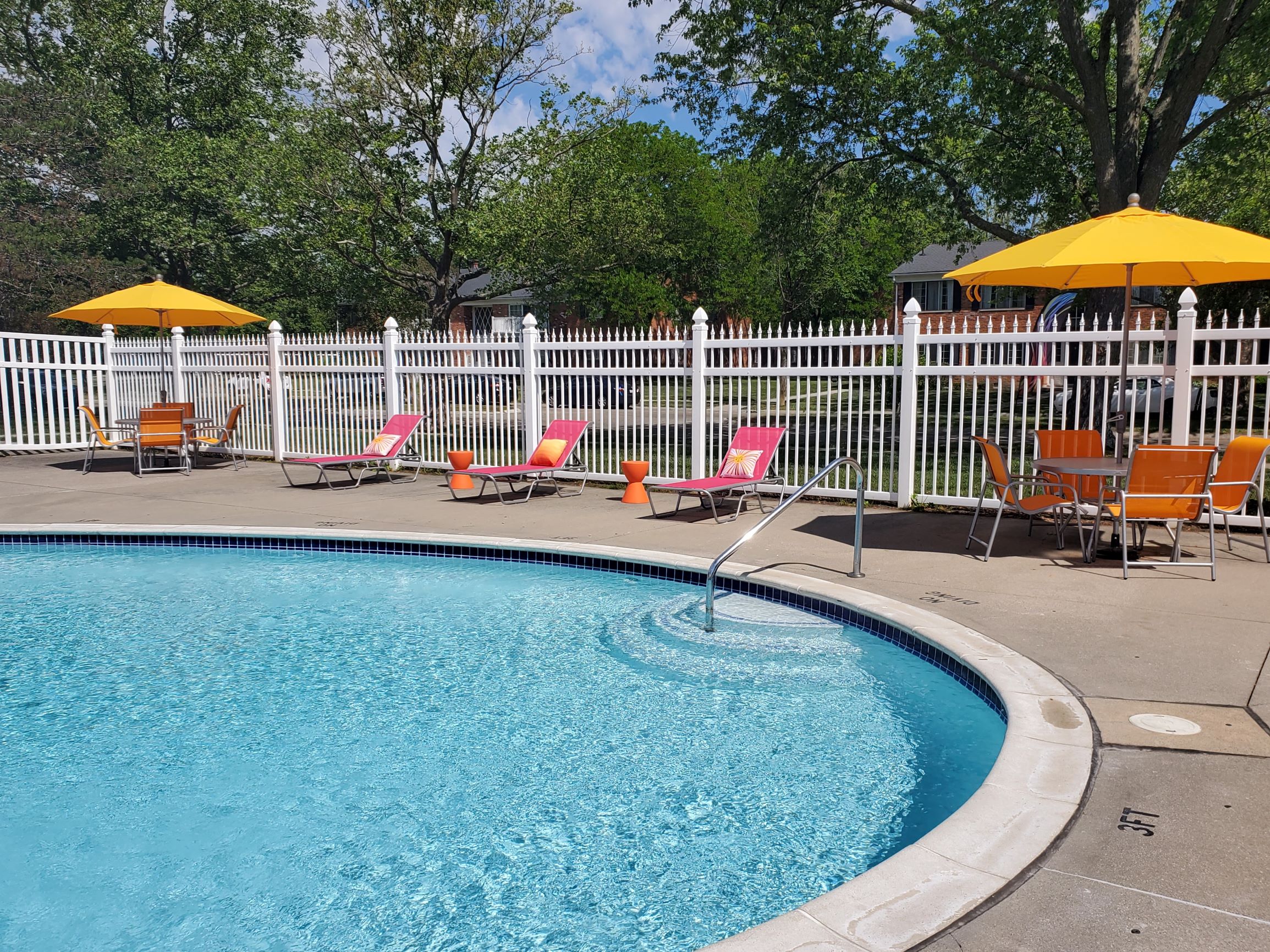 Green Acres Saginaw Mi Apartments 4645 Colonial Drive Saginaw Mi Rentcafe