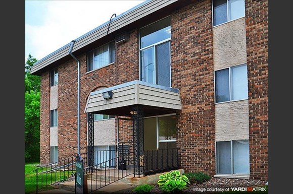 Rose 8 Estates Apartments 3050 Old Hwy 8 Roseville Mn Rentcafe