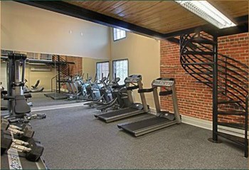 214 N. Dunlop St. 1-2 Beds Apartment for Rent - Photo Gallery 2