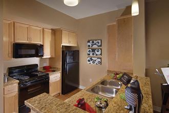 10747 Magnolia Blvd 1-2 Beds Apartment for Rent - Photo Gallery 1