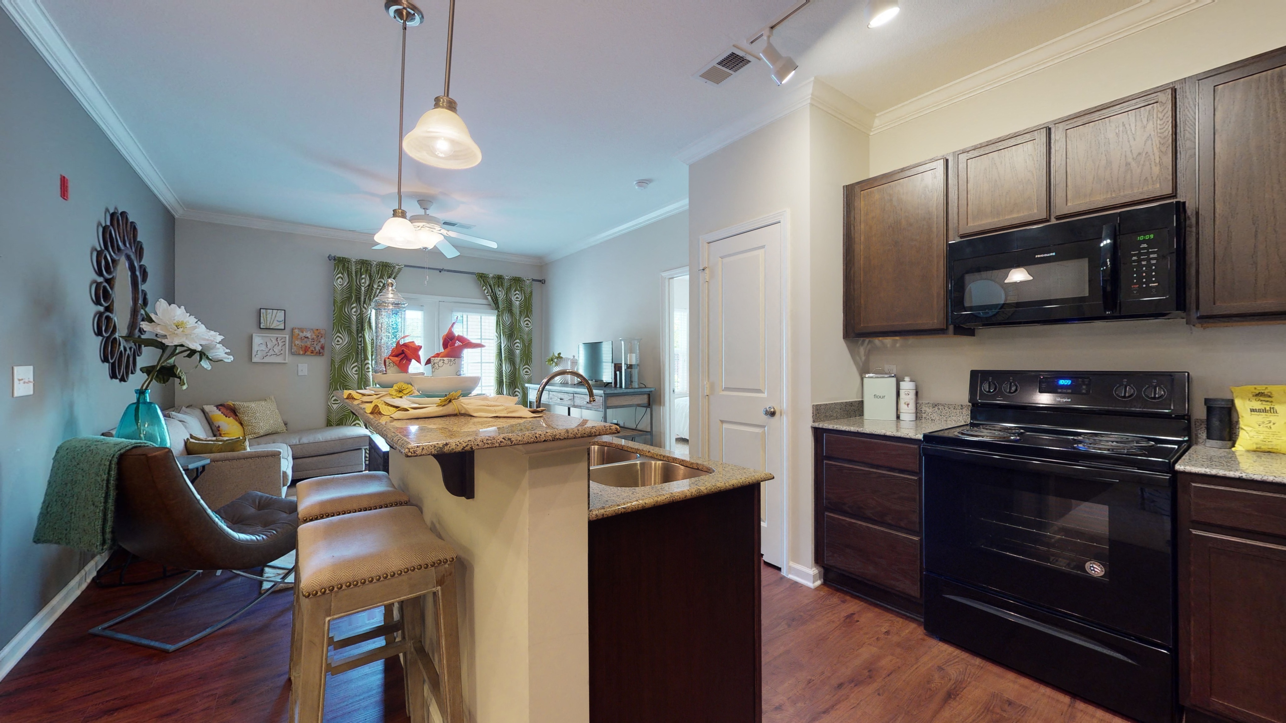 Fully Equipped Kitchen at The Heritage at Arlington Apartment Homes, Greenville, NC, 27834