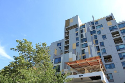 the building in which the hotel is located