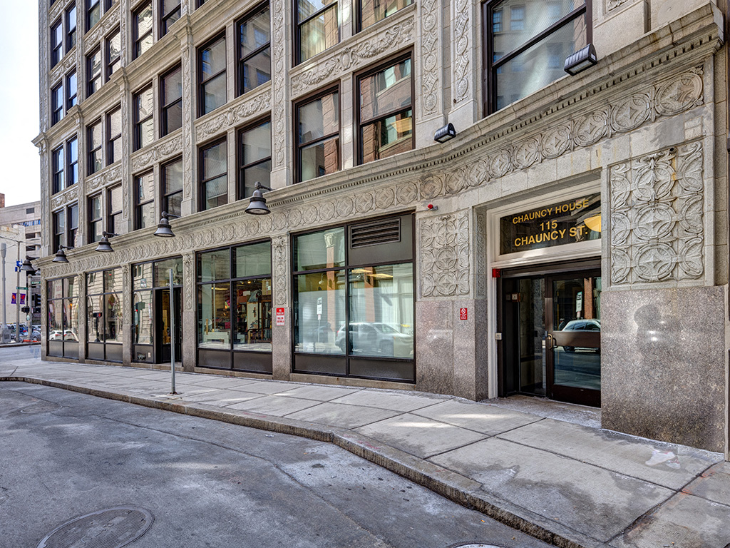 the corner of a building on a city street