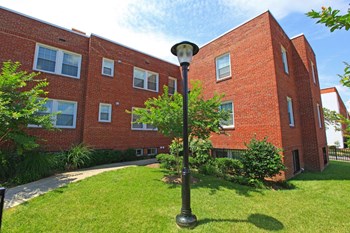 2834 Q Street, SE 1-2 Beds Apartment, Affordable for Rent - Photo Gallery 12