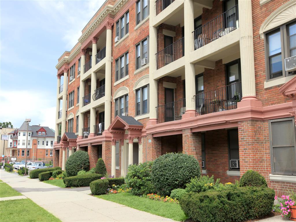 Franklin Park Apartments eBrochure