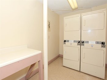 132 Seaver Street, #10 1 Bed Apartment, Affordable for Rent - Photo Gallery 9