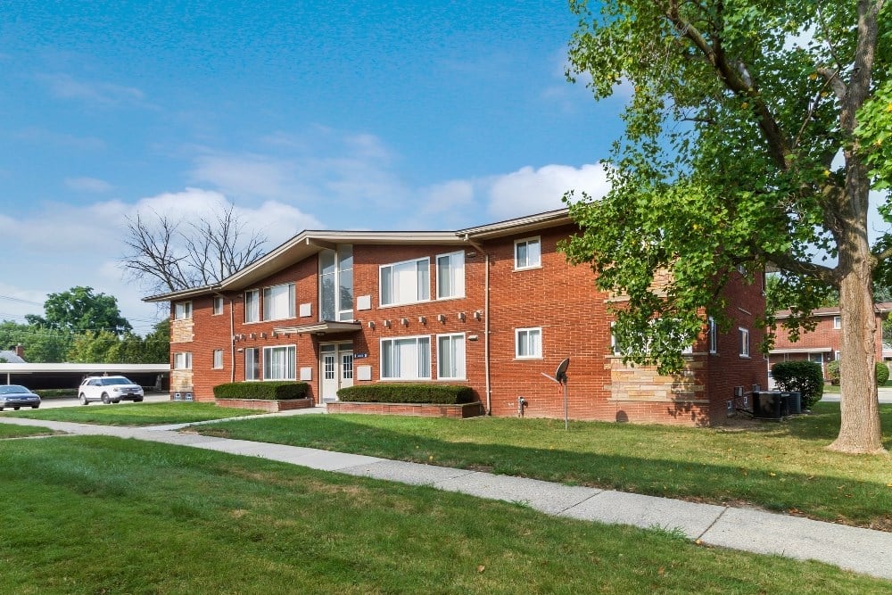 Creatice Apartments On Kelly Road Eastpointe Mi for Large Space