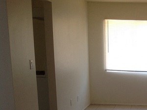 1480 W 9th St 3 Beds House for Rent - Photo Gallery 6