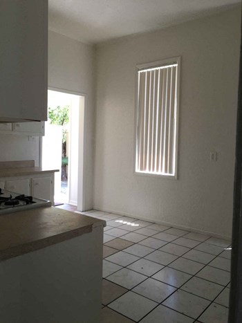539 W Union St 3 Beds House for Rent - Photo Gallery 6